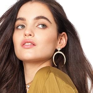 NWOT Dainty Crescent Hoop Earrings for Women